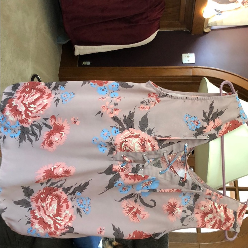B 🎉🎉BOGO🎉🎉 Blouse liberty love